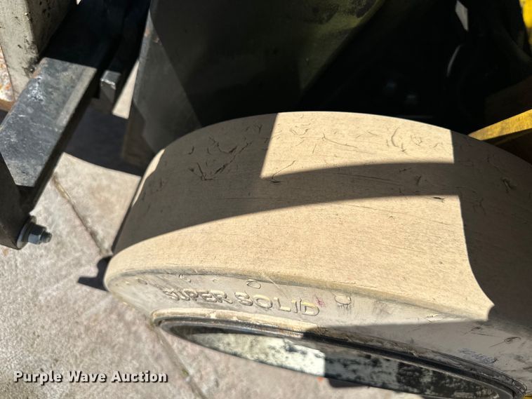 image for item NT9090 Yale GLC050VX forklift