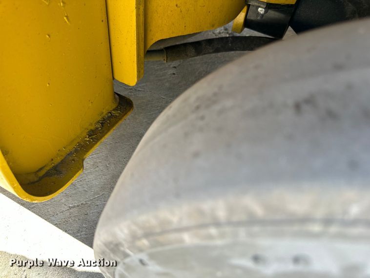 image for item NT9090 Yale GLC050VX forklift