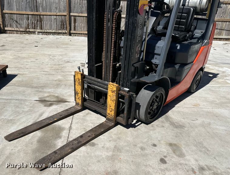 image for item NT9091 2014 Toyota 8FGCU25 forklift