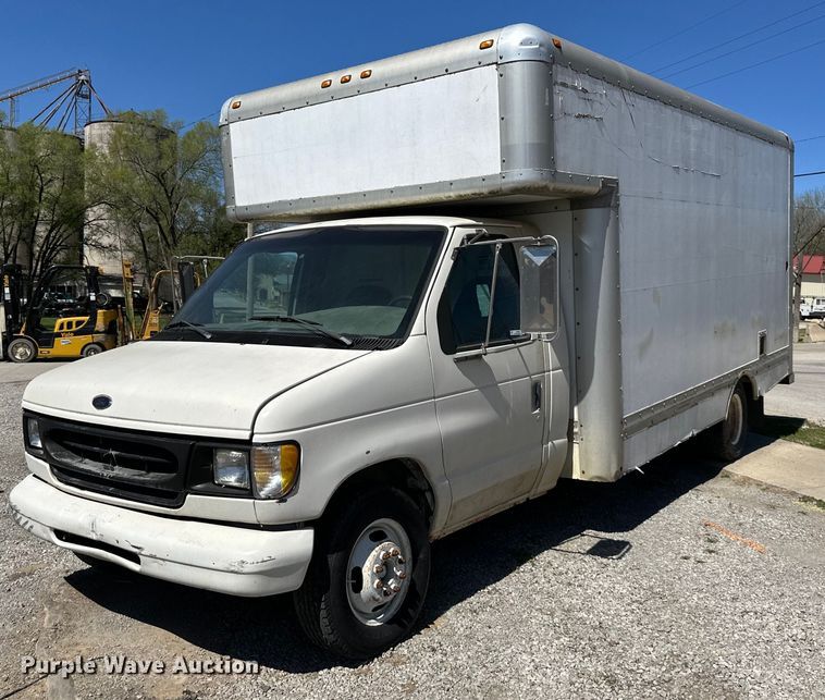 image for item NT9092 2000 Ford E350 box truck