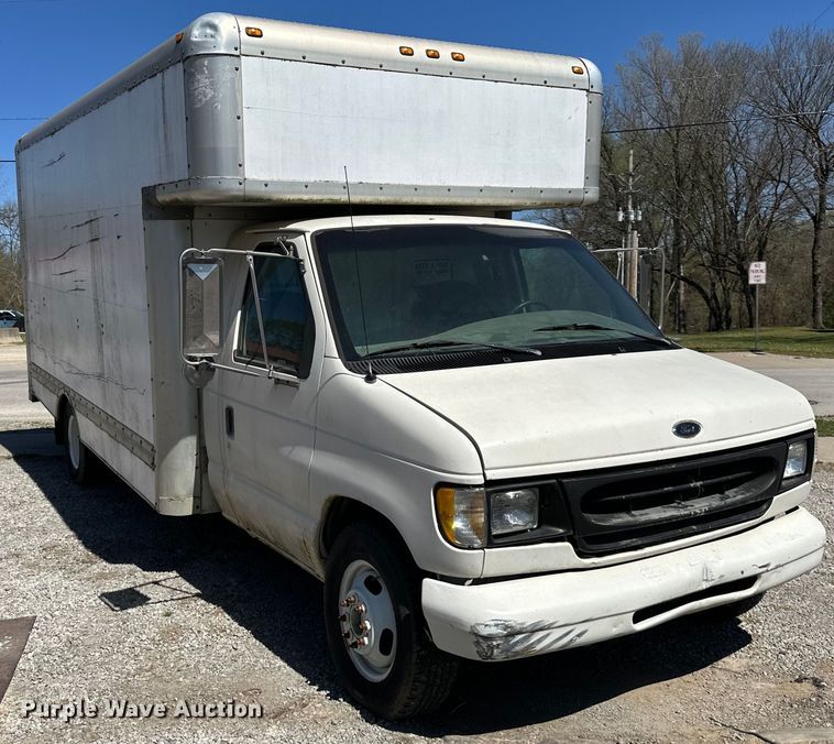 image for item NT9092 2000 Ford E350 box truck