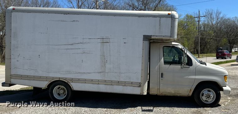 image for item NT9092 2000 Ford E350 box truck