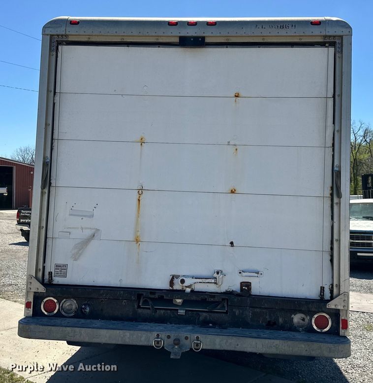 image for item NT9092 2000 Ford E350 box truck