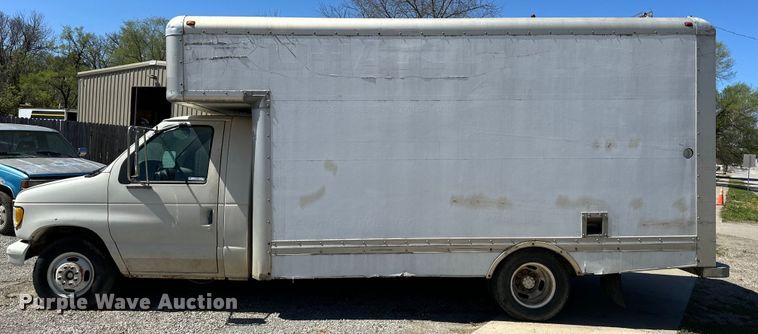 image for item NT9092 2000 Ford E350 box truck