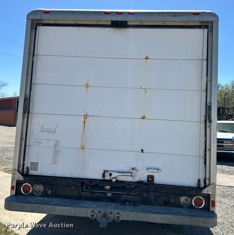 image for item NT9092 2000 Ford E350 box truck