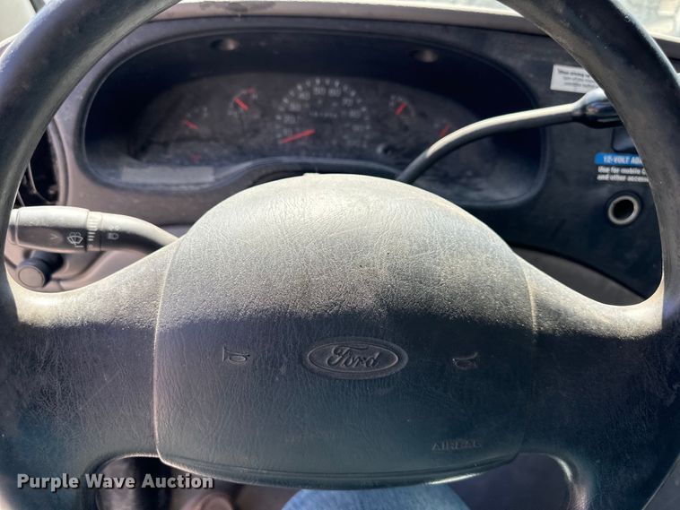 image for item NT9092 2000 Ford E350 box truck