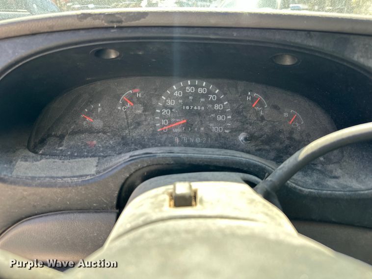 image for item NT9092 2000 Ford E350 box truck