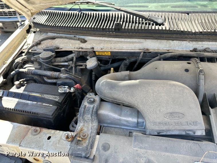 image for item NT9092 2000 Ford E350 box truck