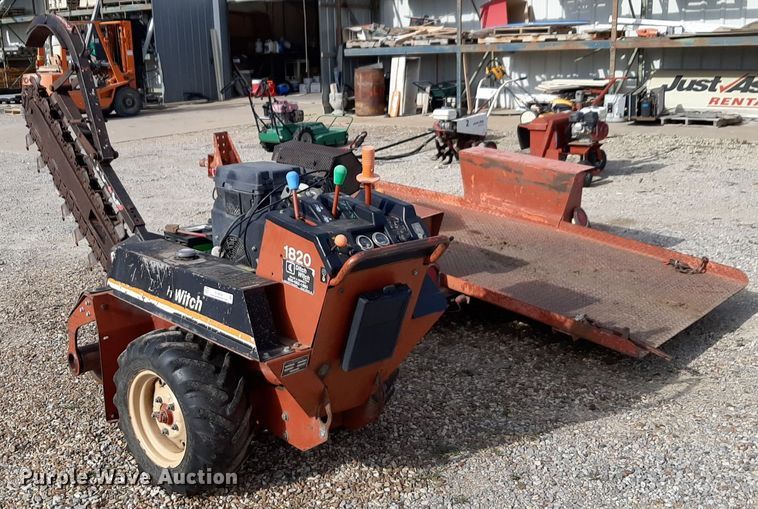 image for item NV9035 2003 Ditch Witch 1820H trencher with trailer