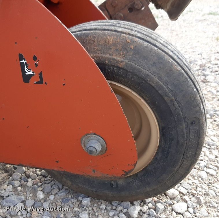 image for item NV9036 2006 Ditch Witch 1330 trencher with trailer