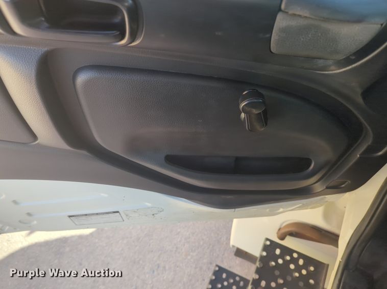 image for item NZ9306 2011 Hino 268 box truck