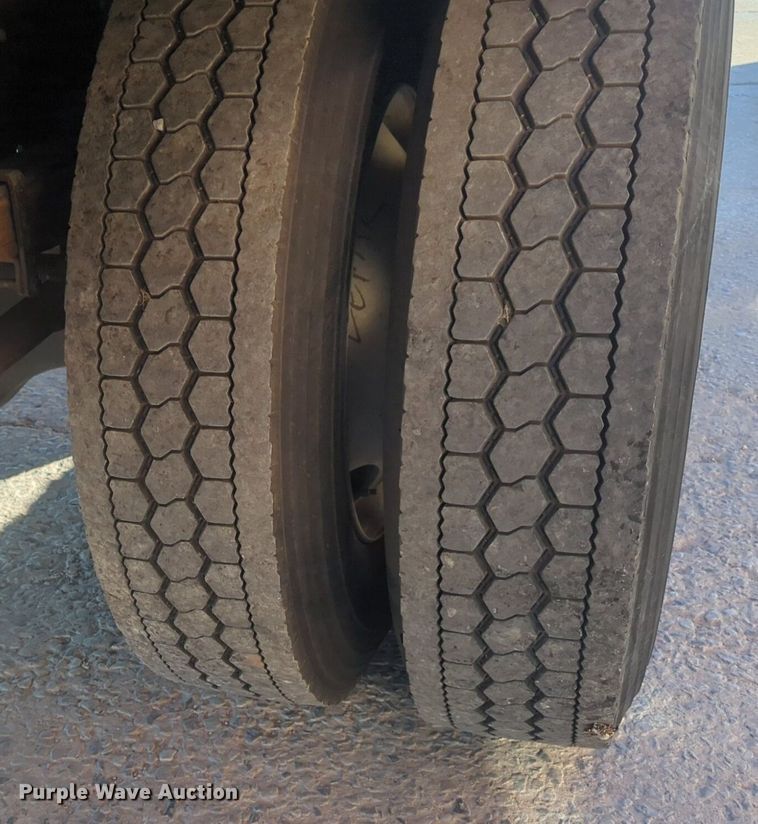 image for item NZ9306 2011 Hino 268 box truck