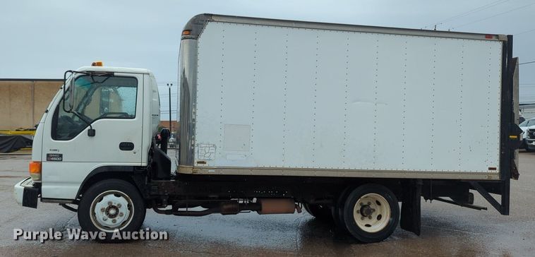 image for item NZ9549 1998 GMC W4500 box truck