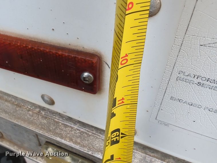 image for item NZ9549 1998 GMC W4500 box truck