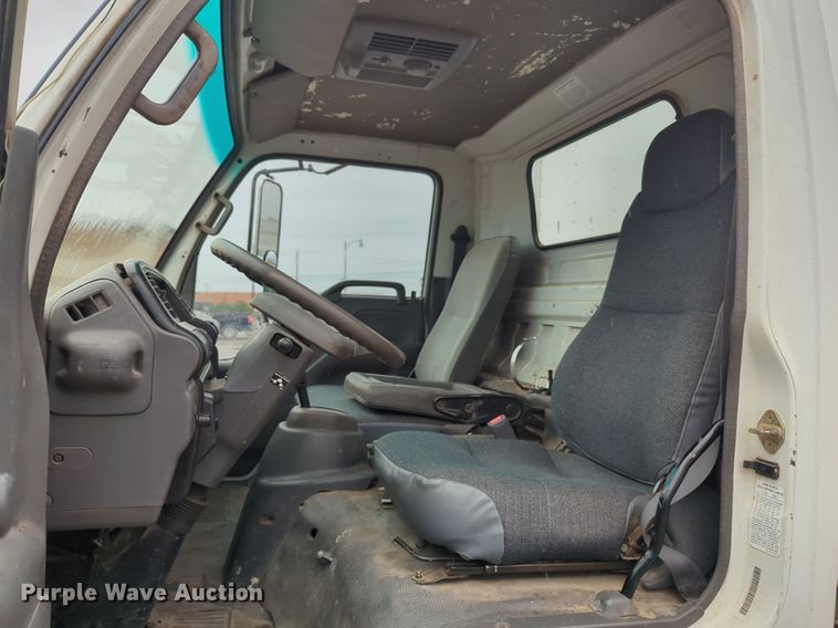 image for item NZ9549 1998 GMC W4500 box truck