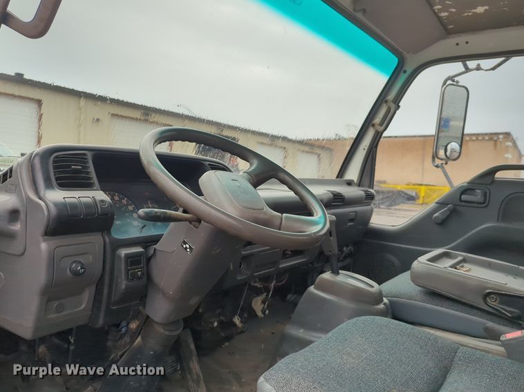 image for item NZ9549 1998 GMC W4500 box truck