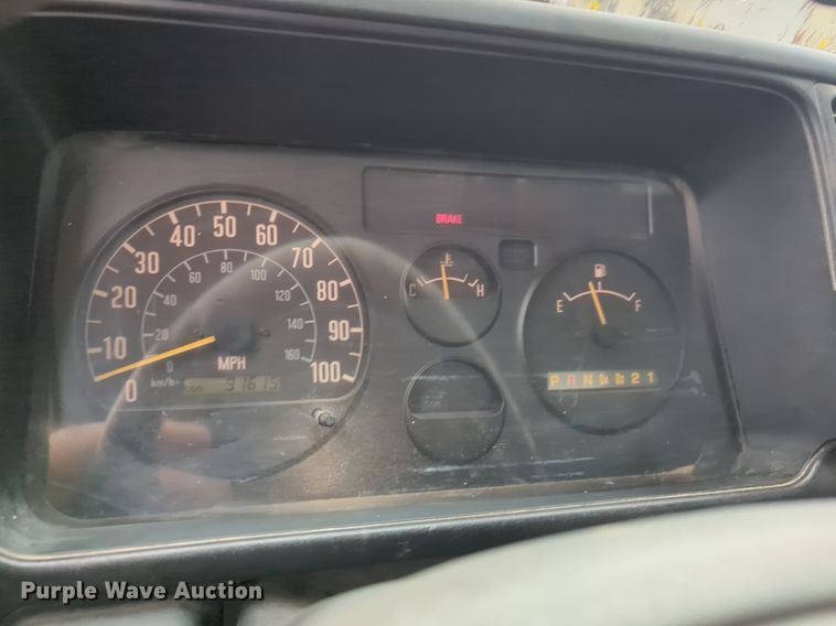 image for item NZ9549 1998 GMC W4500 box truck