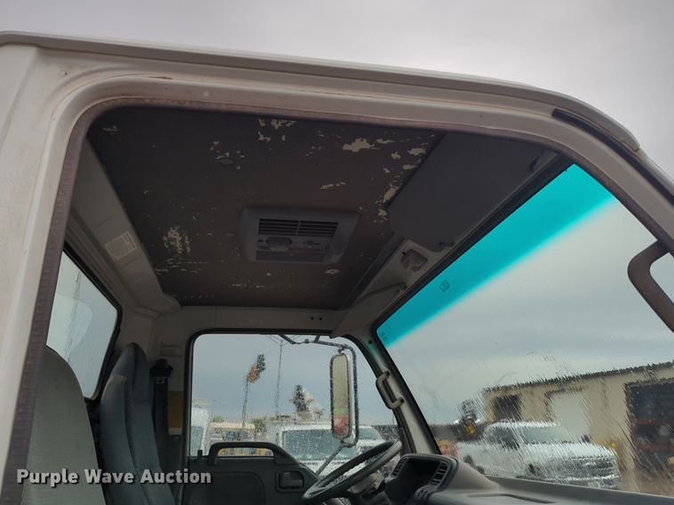 image for item NZ9549 1998 GMC W4500 box truck