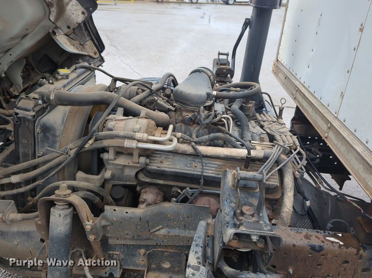 image for item NZ9549 1998 GMC W4500 box truck