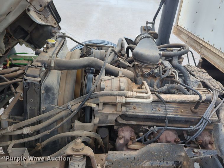 image for item NZ9549 1998 GMC W4500 box truck