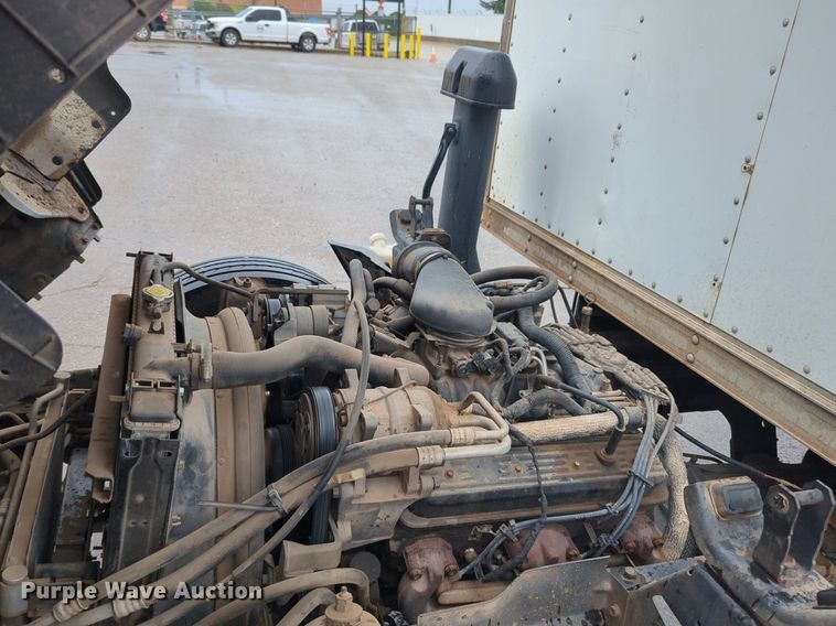 image for item NZ9549 1998 GMC W4500 box truck