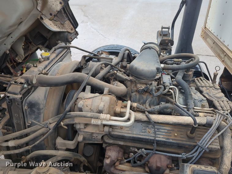 image for item NZ9549 1998 GMC W4500 box truck