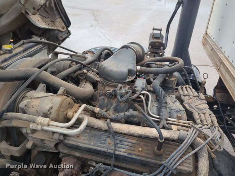 image for item NZ9549 1998 GMC W4500 box truck