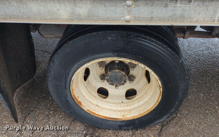 image for item NZ9549 1998 GMC W4500 box truck