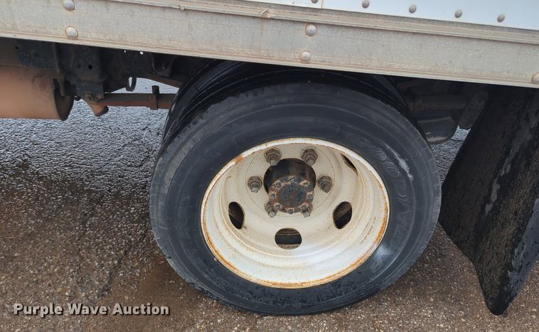 image for item NZ9549 1998 GMC W4500 box truck