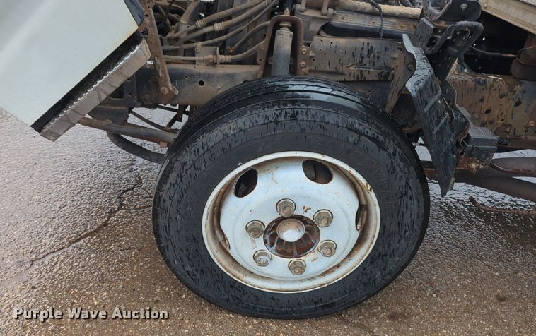 image for item NZ9549 1998 GMC W4500 box truck