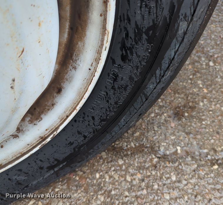 image for item NZ9549 1998 GMC W4500 box truck