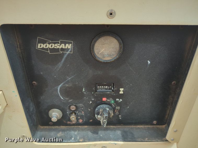 image for item NZ9567 2013 Doosan P185WYM-1-J air compressor