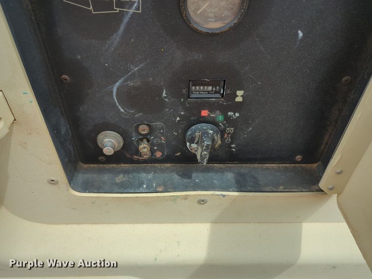 image for item NZ9567 2013 Doosan P185WYM-1-J air compressor