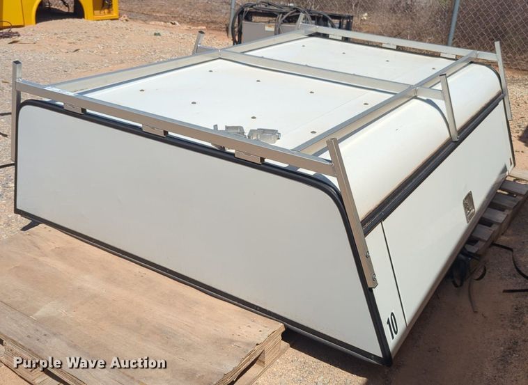 image for item NZ9597 Leer pickup truck bed topper