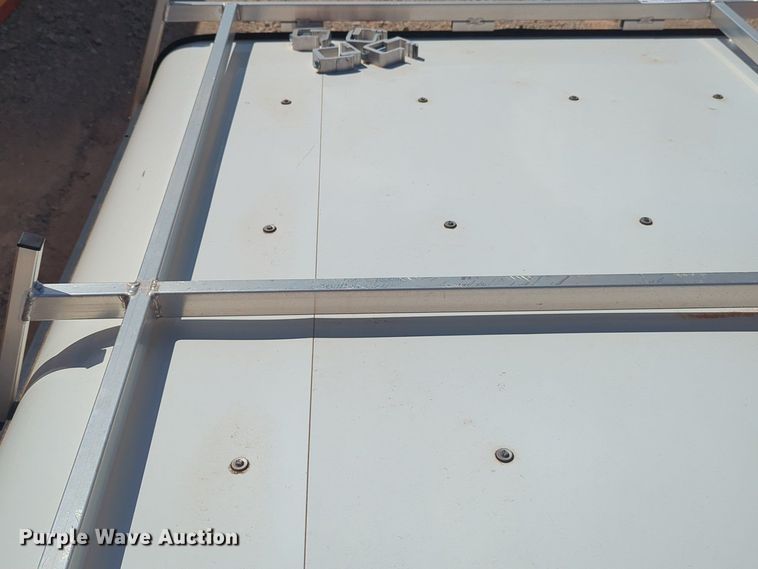 image for item NZ9597 Leer pickup truck bed topper