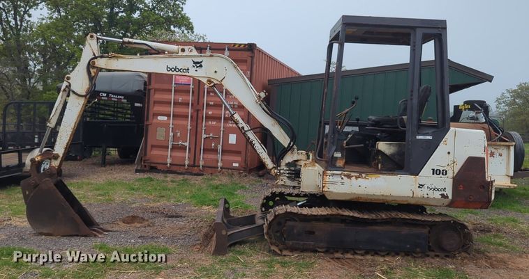 image for item NZ9600 1989 Bobcat 100 mini excavator