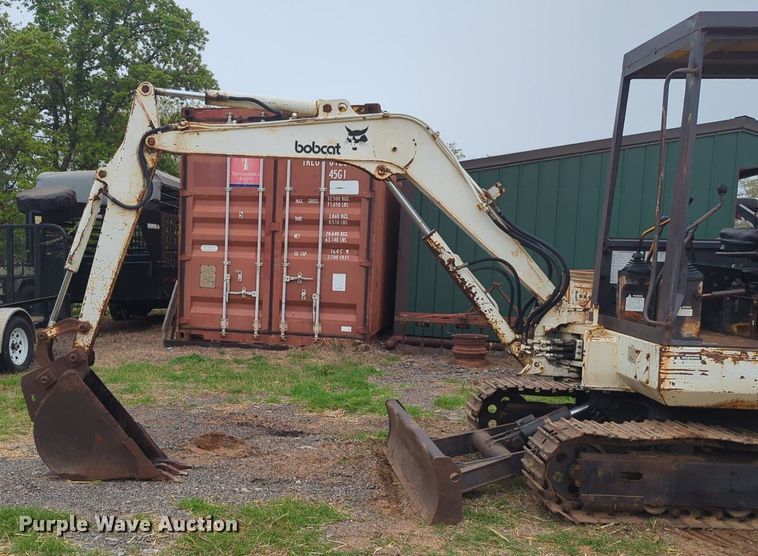 image for item NZ9600 1989 Bobcat 100 mini excavator