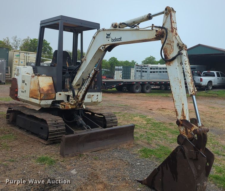 image for item NZ9600 1989 Bobcat 100 mini excavator