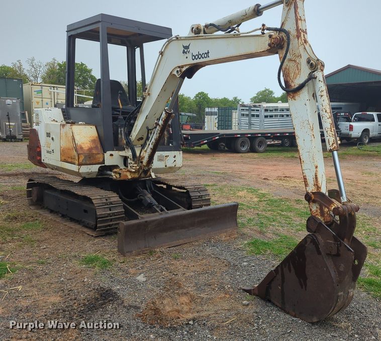 image for item NZ9600 1989 Bobcat 100 mini excavator