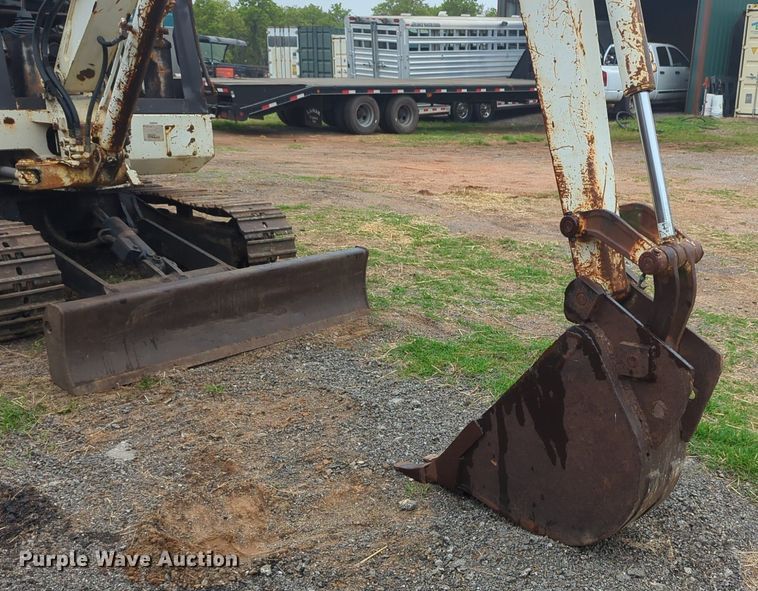 image for item NZ9600 1989 Bobcat 100 mini excavator