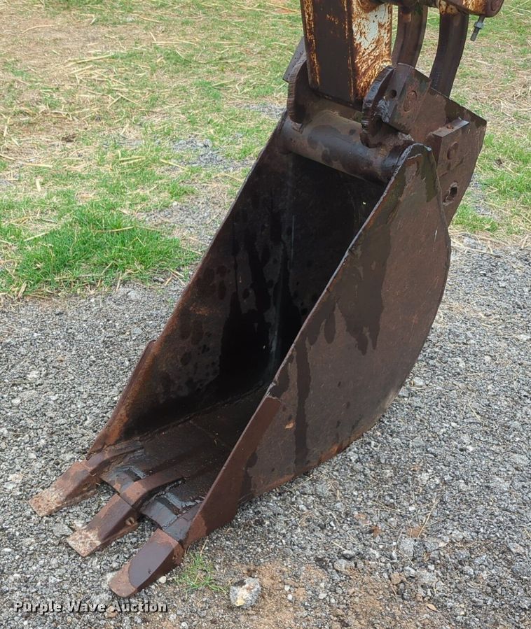 image for item NZ9600 1989 Bobcat 100 mini excavator