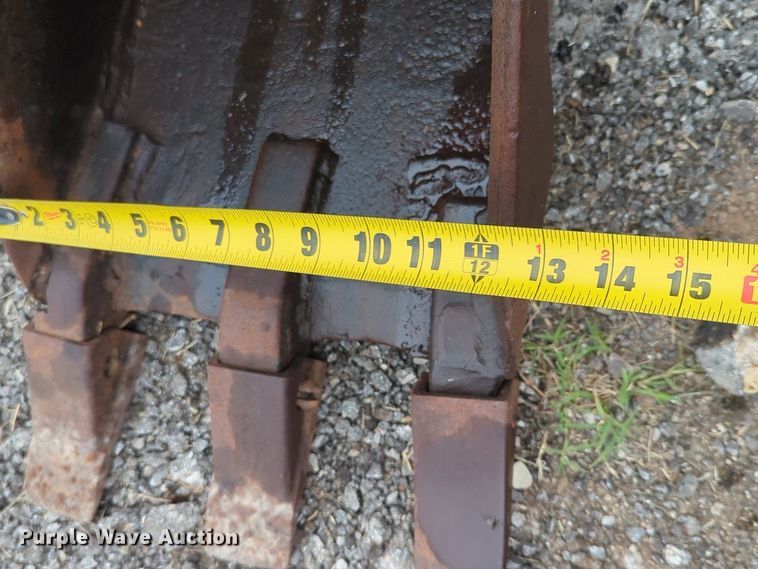 image for item NZ9600 1989 Bobcat 100 mini excavator