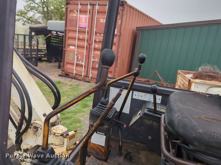 image for item NZ9600 1989 Bobcat 100 mini excavator