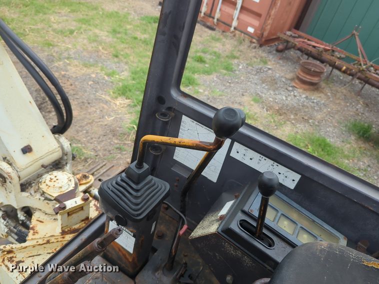 image for item NZ9600 1989 Bobcat 100 mini excavator