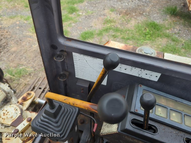 image for item NZ9600 1989 Bobcat 100 mini excavator