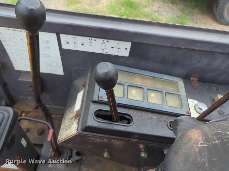 image for item NZ9600 1989 Bobcat 100 mini excavator