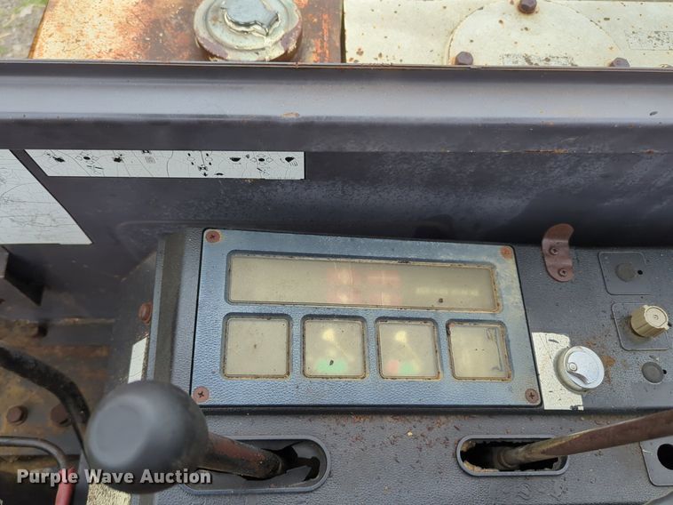 image for item NZ9600 1989 Bobcat 100 mini excavator