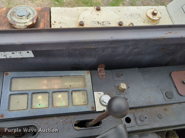 image for item NZ9600 1989 Bobcat 100 mini excavator