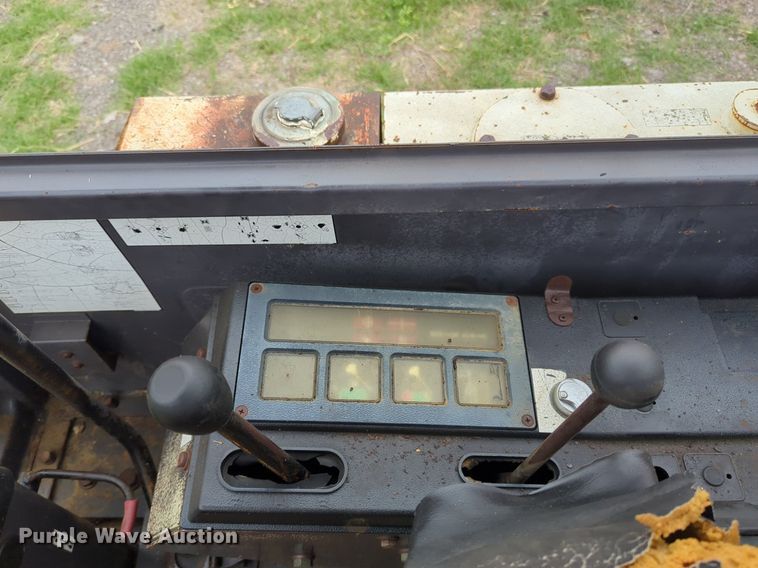 image for item NZ9600 1989 Bobcat 100 mini excavator