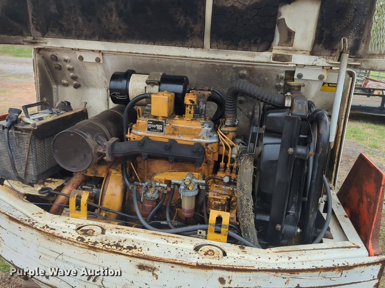 image for item NZ9600 1989 Bobcat 100 mini excavator